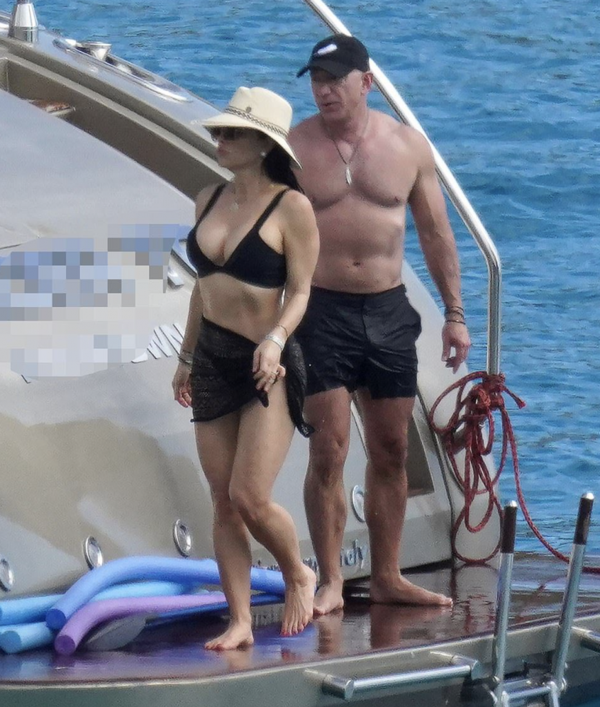 Is Jeff Bezos on a Yacht? - How much is Jeff Bezos new yacht worth?