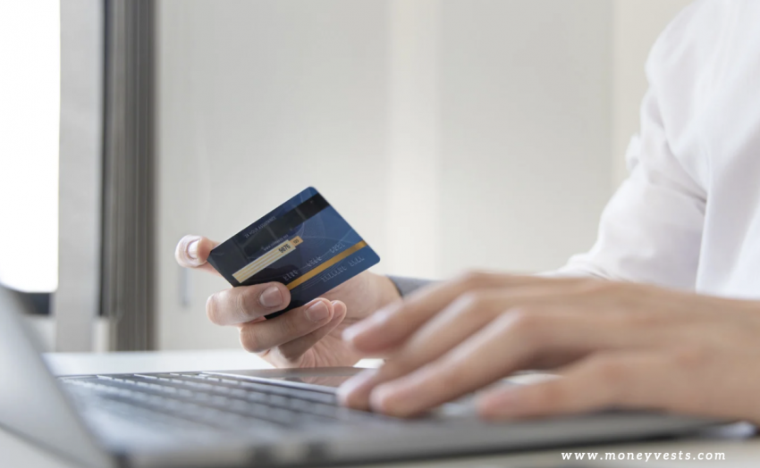 Jak společnosti vydávající kreditní karty vydělávají peníze?