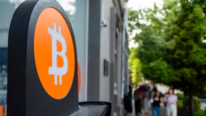 Bitcoin Bulls Grope Around for the Floor