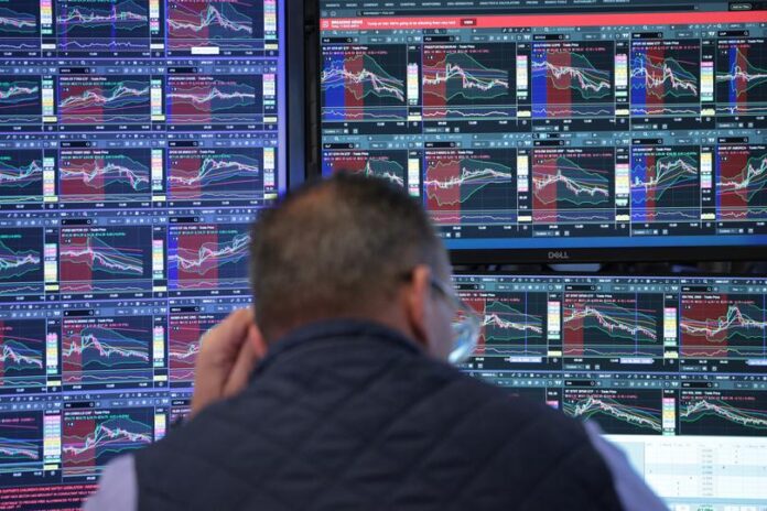 Bitcoin price news: BTC declines to $60,000 area as investors turn to stocks for investment gains