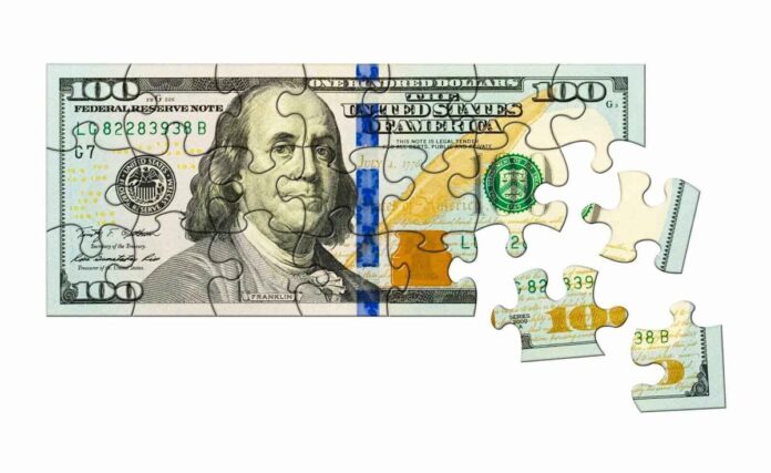 Dollar Weakens as Crude Oil Prices Sink