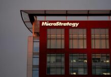 MicroStrategy CFO sells company shares amid stock plunge MicroStrategy CFO sells company shares amid stock plunge