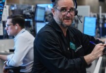 Mystery NASDAQ selloff adds tension into a make-or-break week for the AI trade Mystery NASDAQ selloff adds tension into a make-or-break week for the AI trade