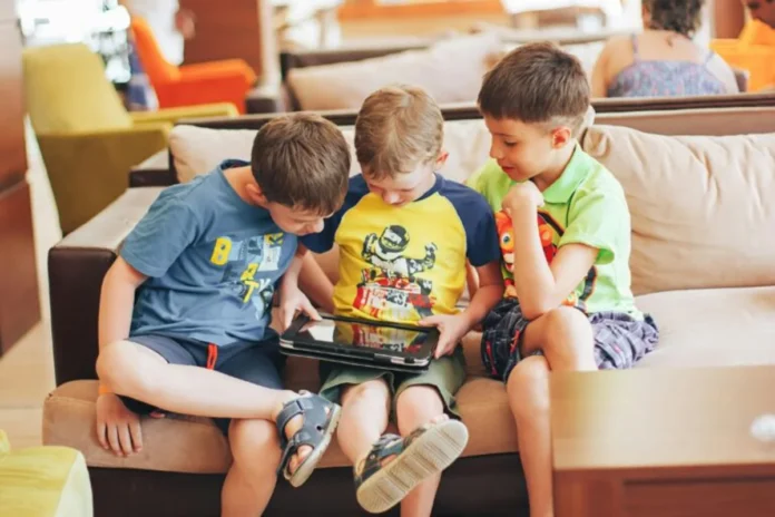 Roblox-RBLX-Unveils-2-Accounts-for-Minor-Users-Shares-Jump.com2F892e31725fa511ffbd939233f7ddac2e.webp Roblox (RBLX) Unveils 2 Accounts for Minor Users, Shares Jump 8%