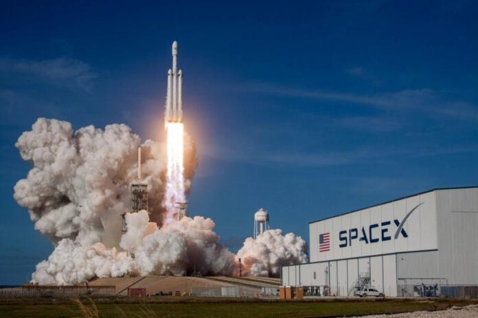 SpaceX opens at $162 in blockbuster Nasdaq debut