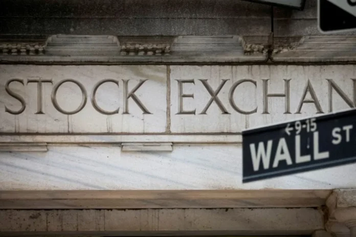 US first-quarter GDP revised sharply higher; but consumer spending nearly stalls