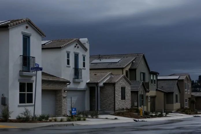 US homebuilder sentiment falls in June amid rising costs
