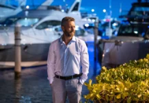Ultra-rich Americans are moving cash out of the market and hoarding historic levels. Here’s where they’re putting it Ultra-rich Americans are moving cash out of the market and hoarding historic levels. Here’s where they’re putting it