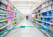 Costco vs. Walmart: 1 Dividend-Paying Retail Giant Stands Above the Other Costco vs. Walmart: 1 Dividend-Paying Retail Giant Stands Above the Other