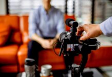 How Going Live on YouTube Turns Viewers Into Loyal Customers How Going Live on YouTube Turns Viewers Into Loyal Customers