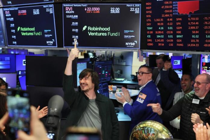 Inside-Robinhoods-high-stakes-bet-to-democratizing-its-10-million-casual.jpg Inside Robinhood’s high-stakes bet to 'democratizing' its 10 million casual users onto blockchain finance