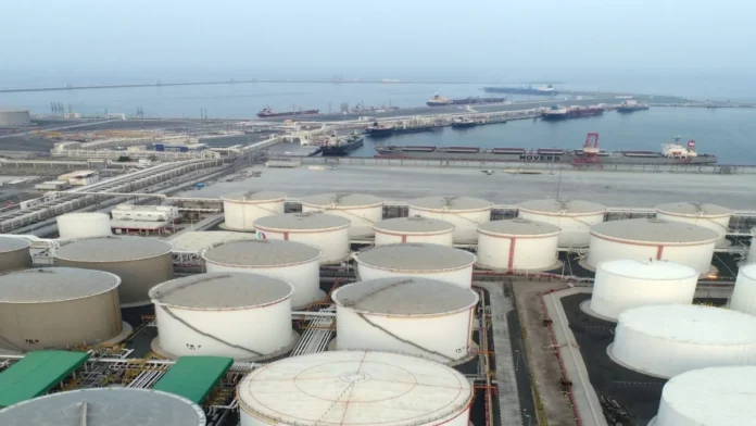 UAE Rewrites Offshore Oil Pricing To Capture Asian Markets