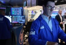Coinbase’s (COIN) weak quarter leaves Wall Street split on timing of a recovery Coinbase's (COIN) weak quarter leaves Wall Street split on timing of a recovery