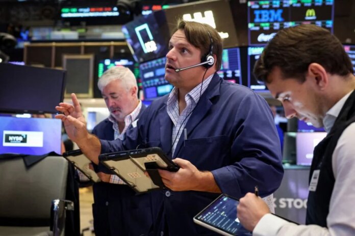 Equities-rise-with-tech-boost-and-yields-fall-with-oil.jpg Equities rise with tech boost and yields fall with oil prices