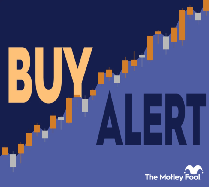Planet-Fitness-Director-Spinelli-Buys-10000-Shares-for-492800.png Planet Fitness Director Spinelli Buys 10,000 Shares for $492,800 -- Should Investors Buy Too?