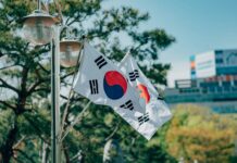 XRP slips below $1 even as Ripple signs its third Korean bank partner this year XRP slips below $1 even as Ripple signs its third Korean bank partner this year