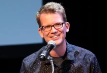 YouTuber Hank Green Says He Uses AI ‘Too Heavily’ in Apology to Fans YouTuber Hank Green Says He Uses AI 'Too Heavily' in Apology to Fans