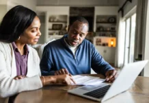 $10,000 in a high-yield savings account or $10,000 in a CD: Which one will earn more in one year? $10,000 in a high-yield savings account or $10,000 in a CD: Which one will earn more in one year?