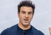 Brian Chesky Built AI ‘Brain’ to Help Him Run Airbnb and Cut Meetings Brian Chesky Built AI 'Brain' to Help Him Run Airbnb and Cut Meetings