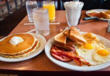 Denny’s rival dining chain files for Chapter 11 bankruptcy Denny’s rival dining chain files for Chapter 11 bankruptcy