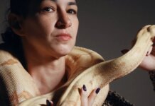Meet the carnival performer-turned-opera actor who’s in charge of auditioning snakes Meet the carnival performer-turned-opera actor who's in charge of auditioning snakes