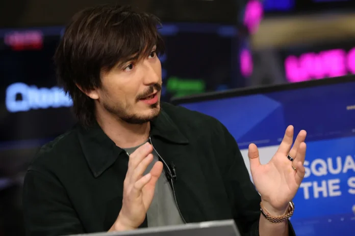 Robinhood-CEO-Vlad-Tenev-open-to-burying-the-hatchet-with.net2Fimages2F2026-052F594e1499-6596-4733-b920-60534b9d232.webp Robinhood CEO Vlad Tenev open to burying the hatchet with AMC CEO Adam Aron after public feud