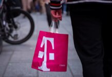 T-Mobile and Verizon face a new broadband rival T-Mobile and Verizon face a new broadband rival