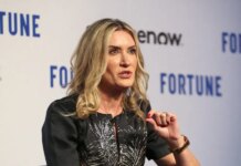 Fortune 500 Chief People Officers say AI has killed org charts, and employees need to ‘unlearn’ Fortune 500 Chief People Officers say AI has killed org charts, and employees need to 'unlearn'