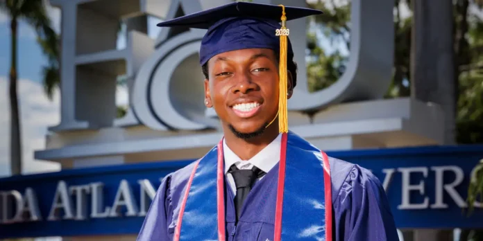 I Graduated From College Debt-Free Thanks to a Scholarship