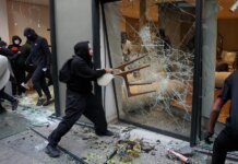 Looters hit 3,000 French businesses. In hours, the haul was trending on Vinted under the riot’s date Looters hit 3,000 French businesses. In hours, the haul was trending on Vinted under the riot’s date